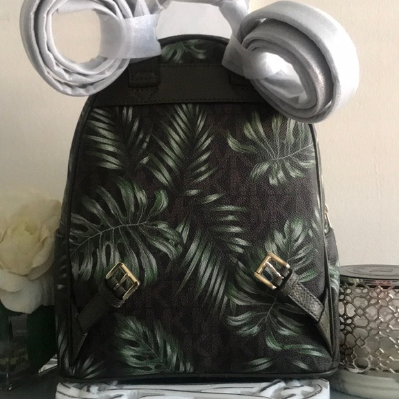 ❌SOLD❌ MICHAEL KORS PALM LEAF PRINT ABBEY MEDIUM - Picture 7 of 8